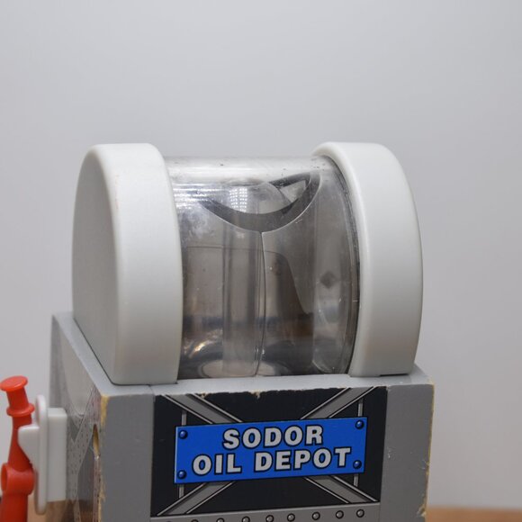 Sodor Oil Depot - Thomas & Friends Wooden Railway Engine Train Vintage 2005 - Picture 7 of 9